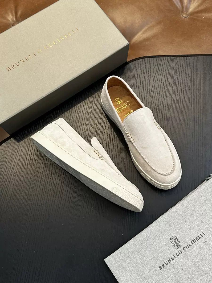 Chevron-effect suede loafers