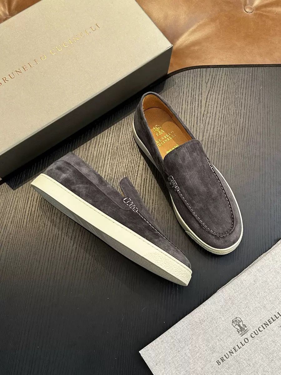Chevron-effect suede loafers